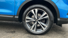 Nissan Qashqai 1.3 DiG-T N-Connecta 5dr [Glass Roof Pack] Petrol Hatchback